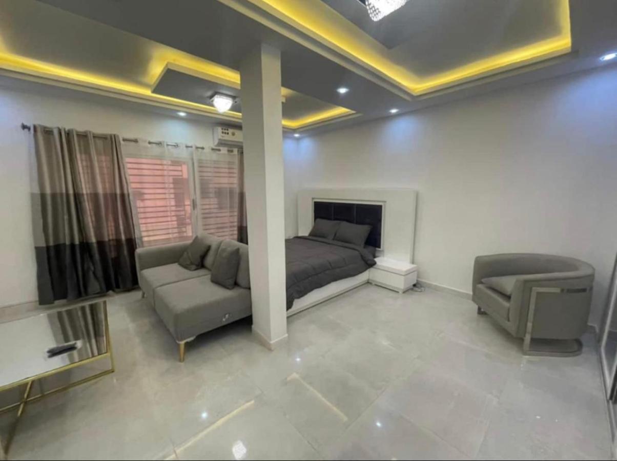 Appartement Luxe Idealement Situe A Dakar Exterior photo