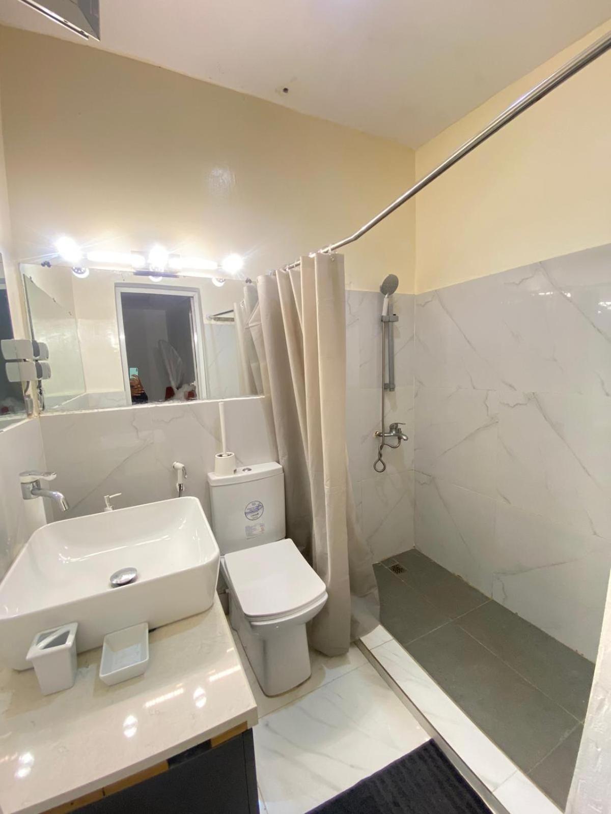 Appartement Luxe Idealement Situe A Dakar Exterior photo