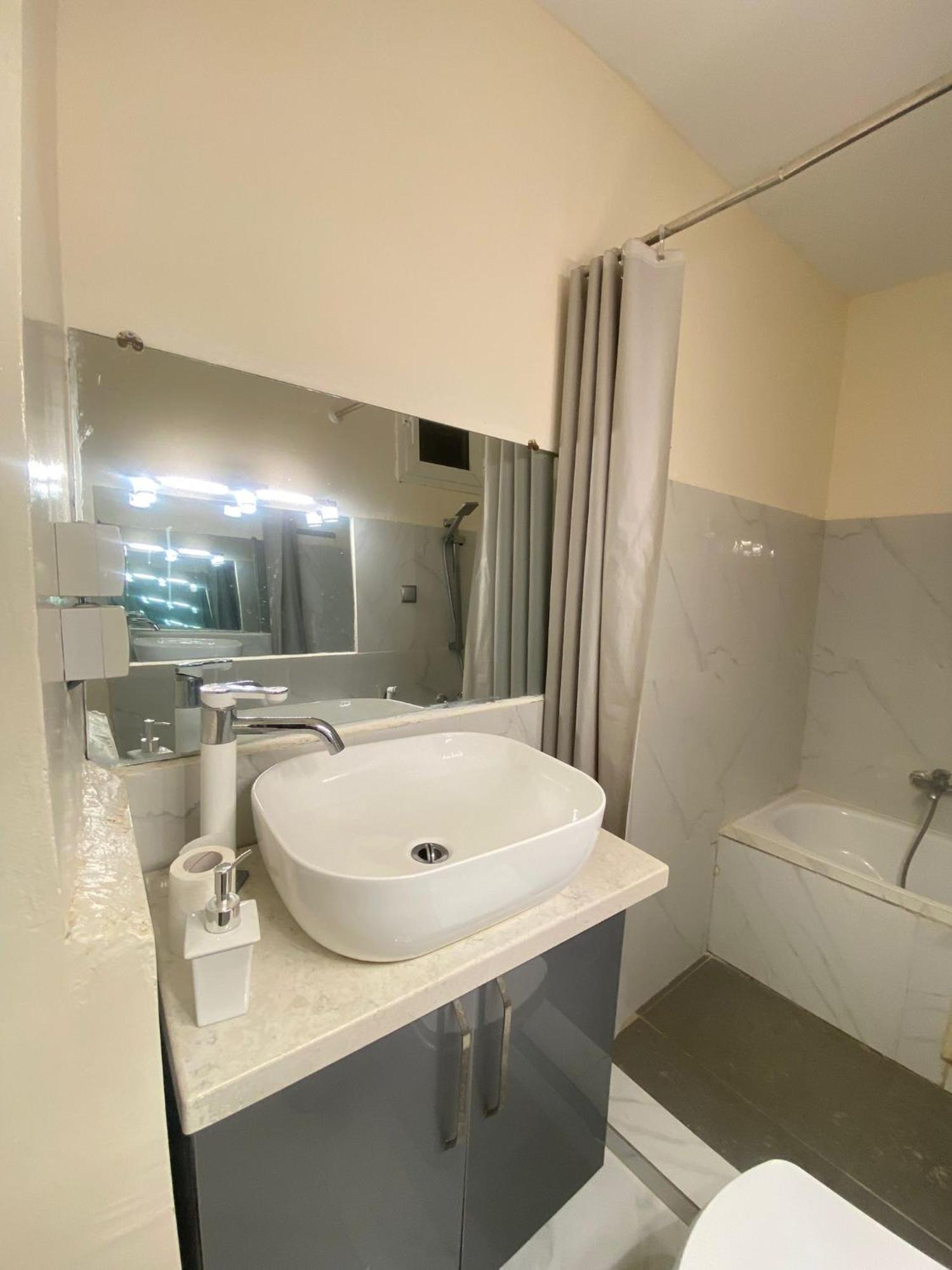 Appartement Luxe Idealement Situe A Dakar Exterior photo